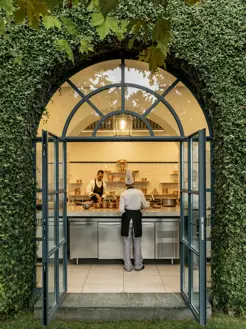 10 L'escale Kitchen