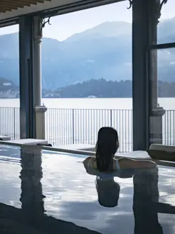 3 Girl In The Infinity Pool